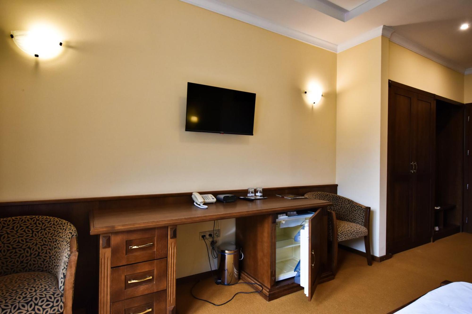 Country Saloon Bela Hotel Room photo