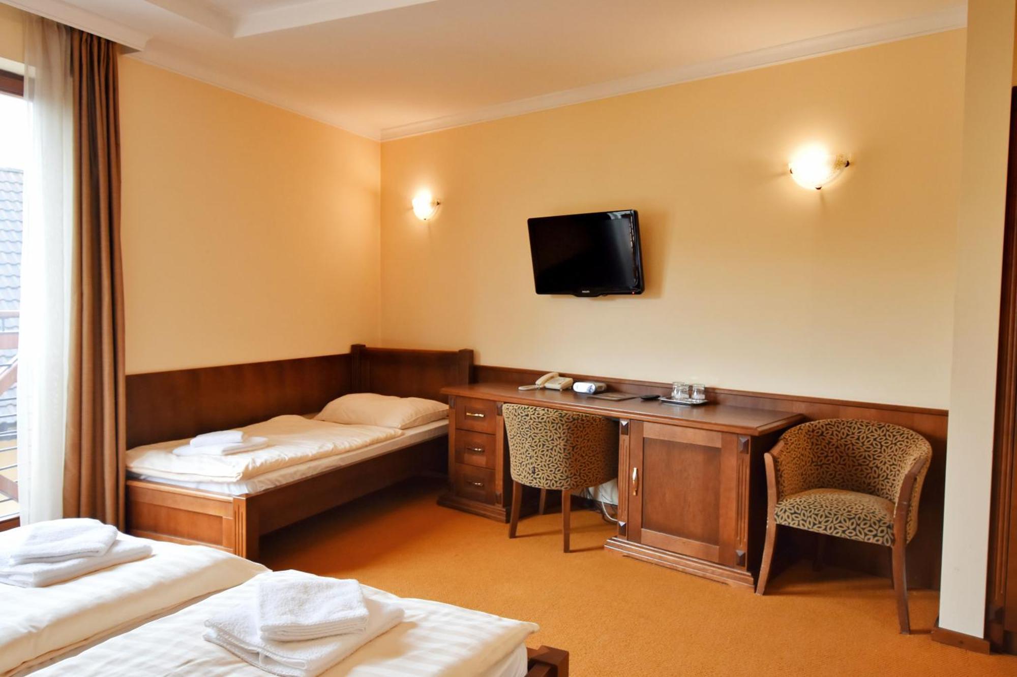 Country Saloon Bela Hotel Room photo